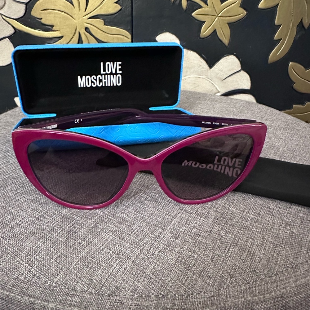 Love Moschino Bold Purple Sunglasses